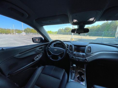 Used 2015 Chevrolet Impala LT image 25