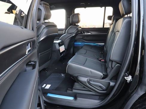 New 2024 Jeep Grand Wagoneer Series II AWD/4WD image 26