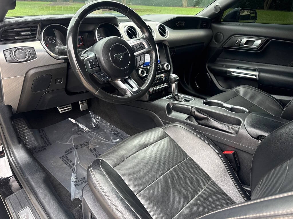 Used 2020 Ford Mustang Premium RWD image 13