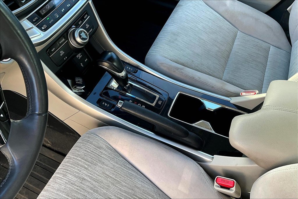 Used 2014 Honda Accord Plug-In Sedan image 18