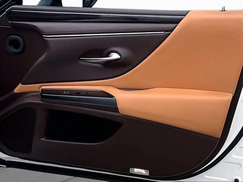 Used 2019 Lexus ES 300h w/ Premium Package FWD image 26