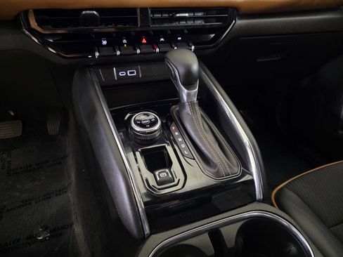 Used 2025 GMC Canyon AT4 AWD/4WD image 30