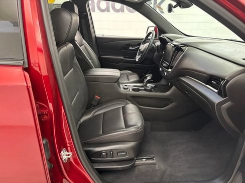 Used 2023 Chevrolet Traverse RS AWD/4WD image 24