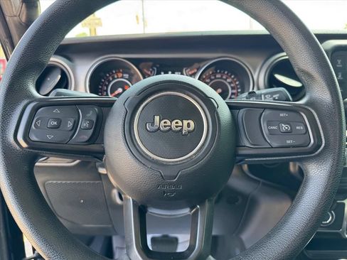 Used 2021 Jeep Wrangler Unlimited Sport AWD/4WD image 16
