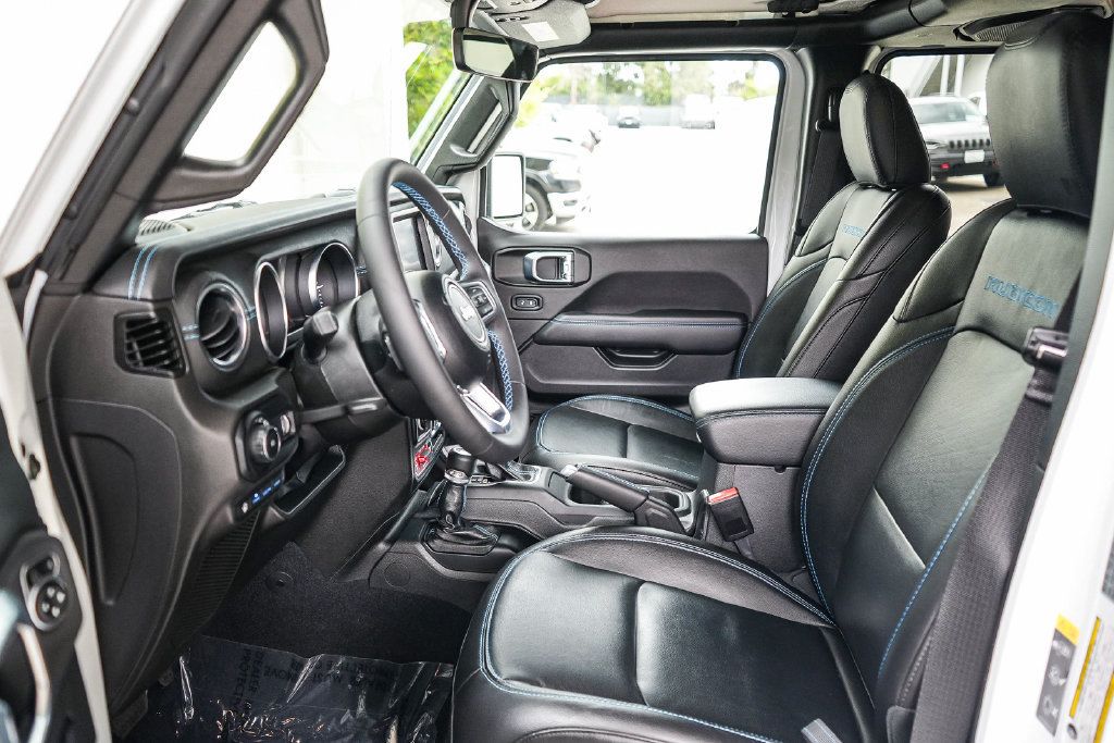 Used 2023 Jeep Wrangler Unlimited Rubicon 4xe AWD/4WD image 16