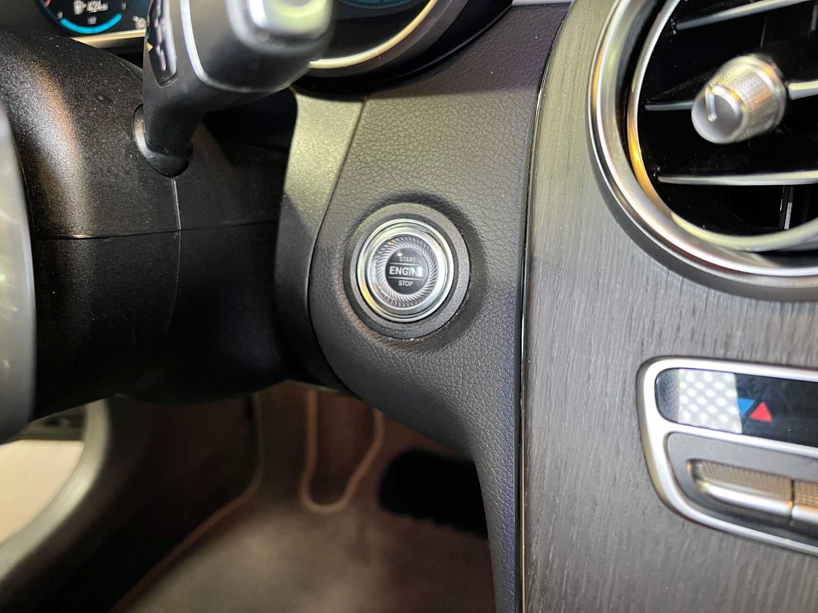 Used 2023 Mercedes-Benz C 300 4MATIC Cabriolet image 27