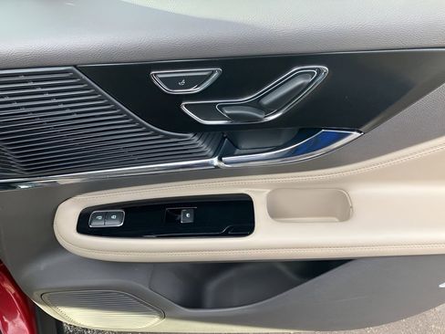 Used 2022 Lincoln Corsair Reserve w/ Elements Package image 40