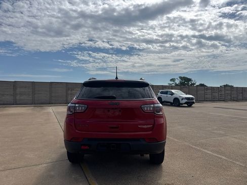 Used 2018 Jeep Compass Trailhawk w/ Leather Interior Group AWD/4WD image 18