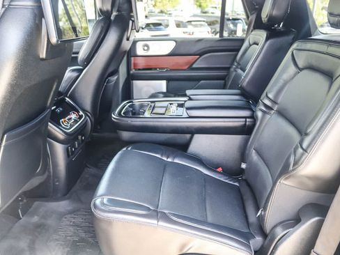Used 2019 Lincoln Navigator L Reserve AWD/4WD image 17