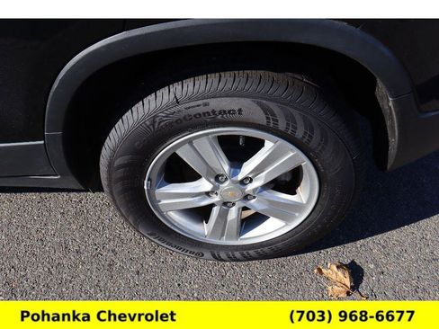 Used 2022 Chevrolet Trax LT w/ LT Convenience Package image 31