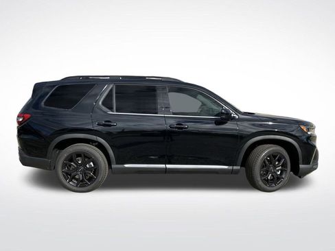 New 2025 Honda Pilot Touring image 2