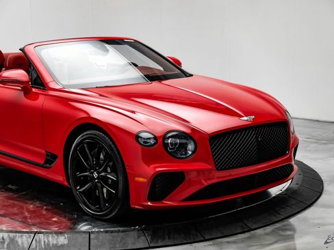 Used 2022 Bentley Continental GT image 30