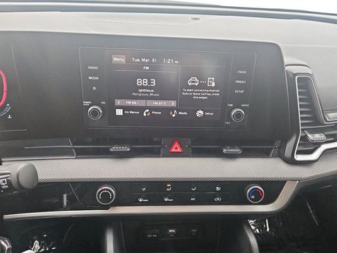 Used 2025 Kia Sportage LX image 25