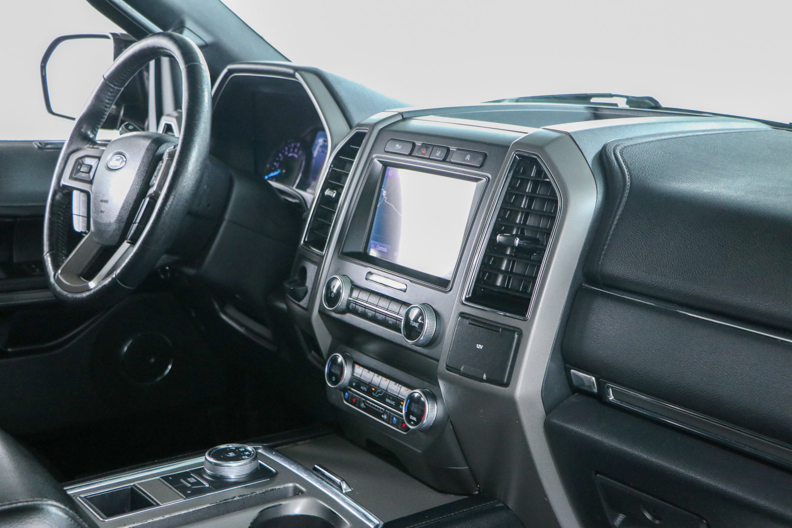 Used 2020 Ford Expedition XLT w/ Equipment Group 202A RWD image 28