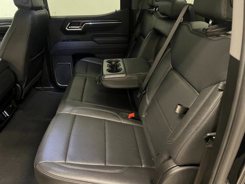 Used 2025 GMC Sierra 1500 SLT AWD/4WD image 38