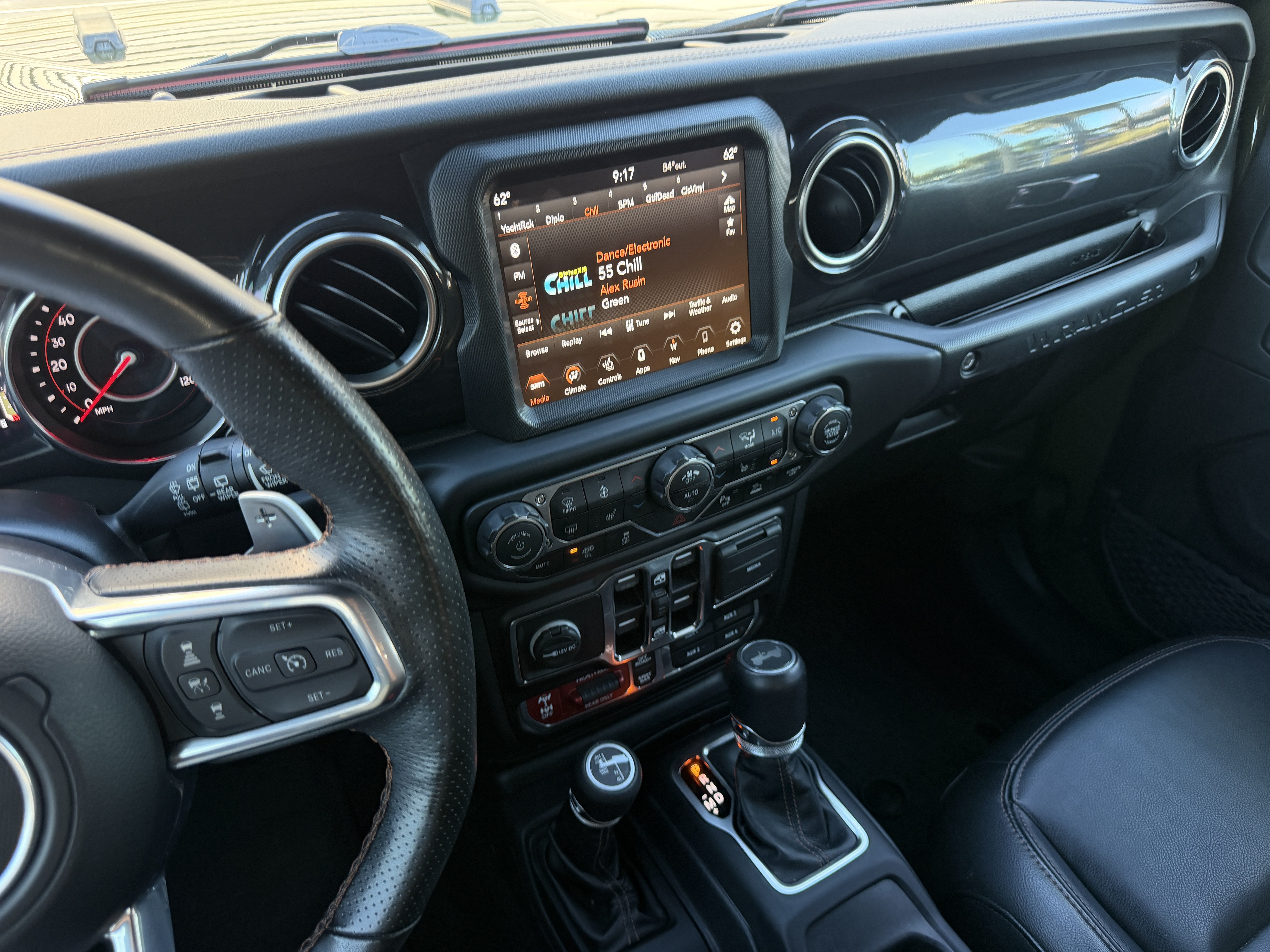 Used 2022 Jeep Wrangler Unlimited Rubicon AWD/4WD image 26