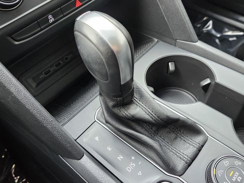 Used 2021 Volkswagen Atlas SE w/ Panoramic Sunroof Package image 34