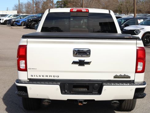 Used 2017 Chevrolet Silverado 1500 High Country image 4
