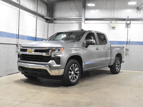 Used 2023 Chevrolet Silverado 1500 LT AWD/4WD image 2
