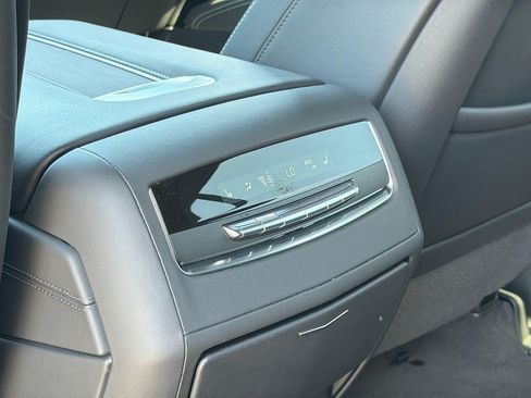 Used 2025 Cadillac Escalade ESV Sport AWD/4WD image 26