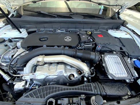 Used 2025 Mercedes-Benz GLB 250 image 18