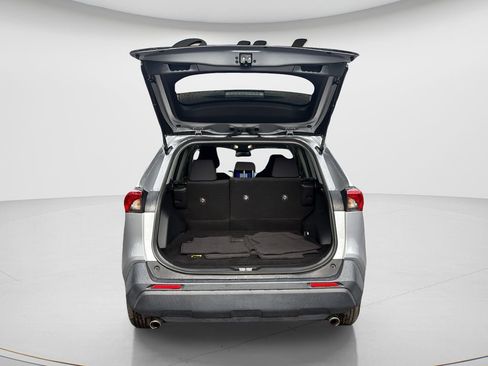Used 2023 Toyota RAV4 LE AWD/4WD image 10