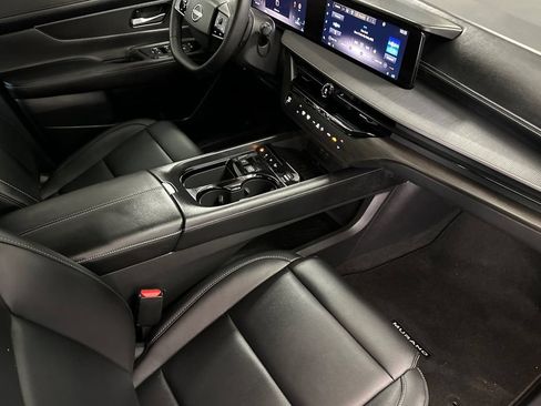 Certified 2025 Nissan Murano SV w/ Cargo Package AWD/4WD image 16