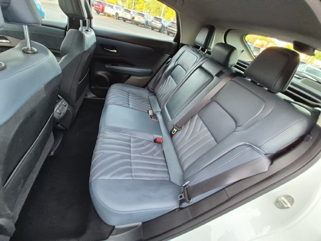 Used 2024 Nissan Ariya AWD image 24