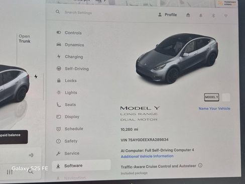 Used 2024 Tesla Model Y Long Range AWD/4WD image 11