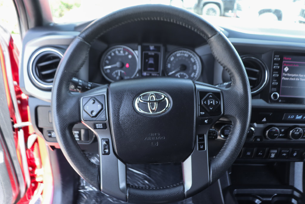 Used 2021 Toyota Tacoma TRD Off-Road w/ Technology Package AWD/4WD image 19