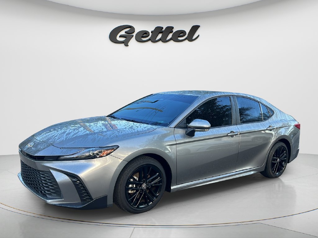 Used 2026 Toyota Camry SE FWD image 1