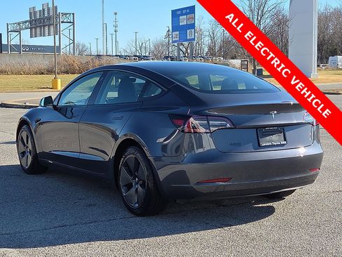 Used 2023 Tesla Model 3 Standard Range image 4