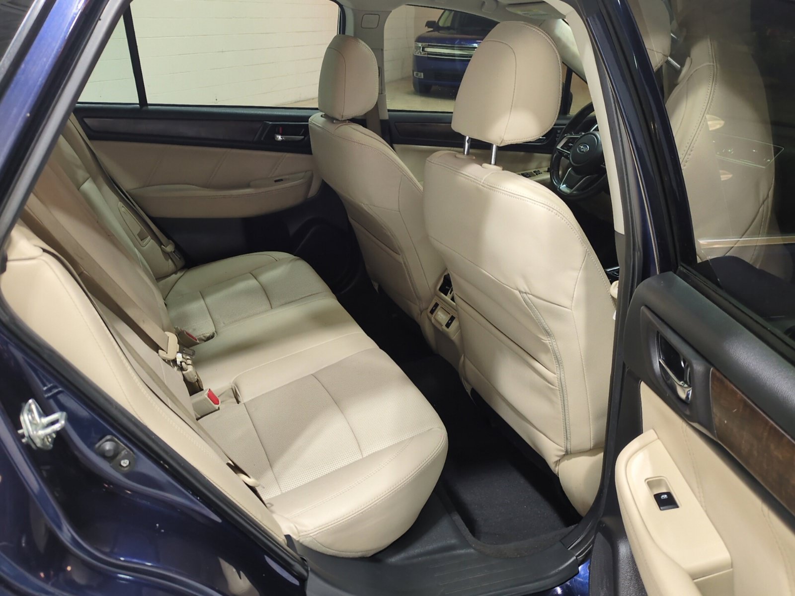 Used 2018 Subaru Outback 2.5i Limited AWD/4WD image 13