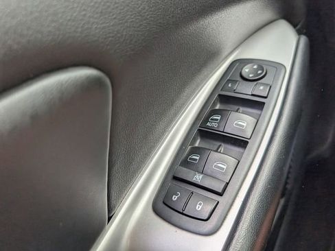 Used 2017 Dodge Journey SE w/ Flexible Seating Group image 33