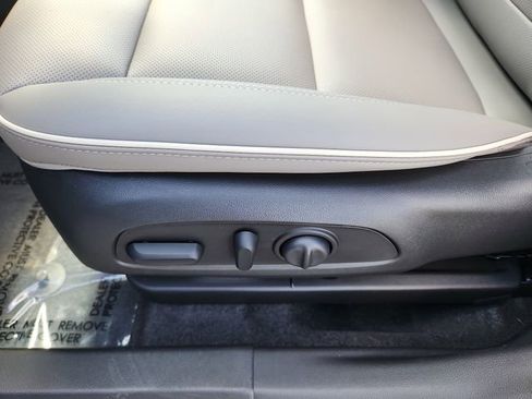 New 2026 Buick Envista Avenir FWD image 18