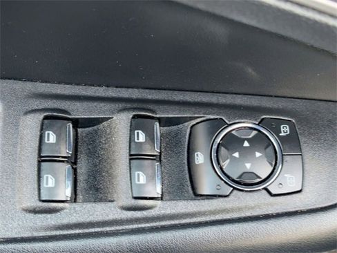 Used 2023 Ford Edge SEL image 16