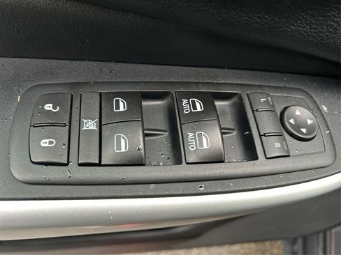 Used 2017 Jeep Cherokee Trailhawk image 34