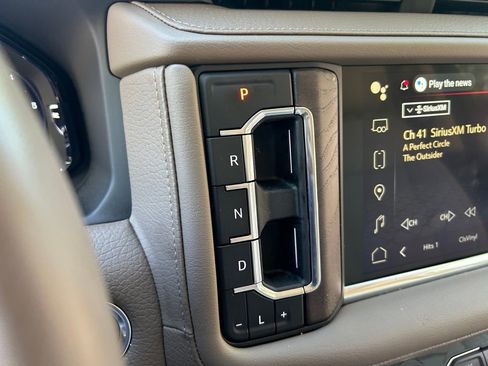 Used 2024 GMC Yukon Denali AWD/4WD image 32