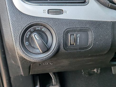 Used 2019 Dodge Journey SE FWD image 18