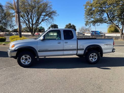 Used 2000 Toyota Tundra SR5 AWD/4WD image 2