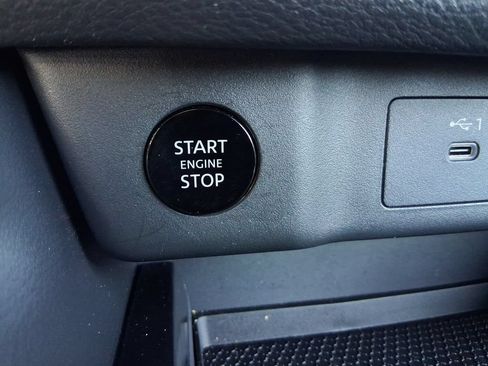 Used 2026 Nissan Rogue S FWD image 29