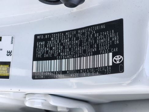 Used 2024 Toyota Corolla LE image 32