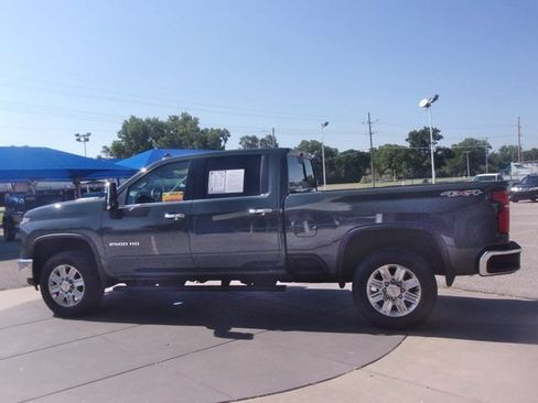Used 2025 Chevrolet Silverado 2500 LTZ w/ LTZ Convenience Package AWD/4WD image 19