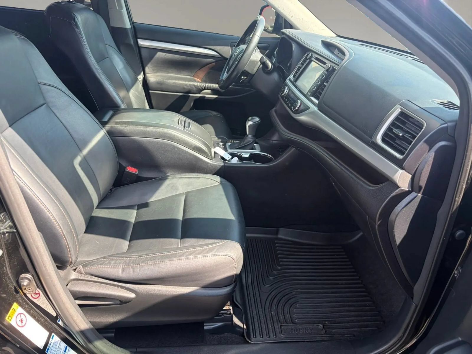 Used 2015 Toyota Highlander XLE AWD/4WD image 35