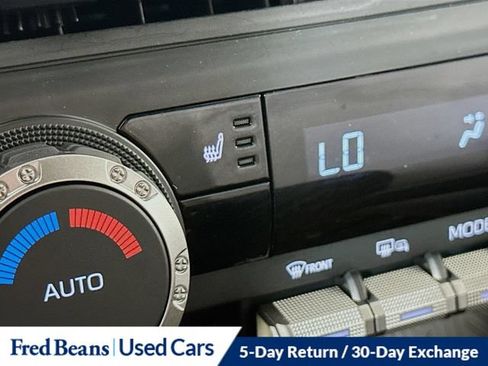 Used 2025 Toyota Tacoma SR5 w/ SR5 Upgrade Package AWD/4WD image 25