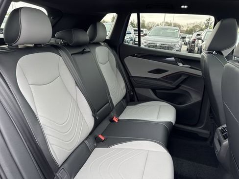New 2026 Volkswagen Tiguan SE R-Line FWD image 26
