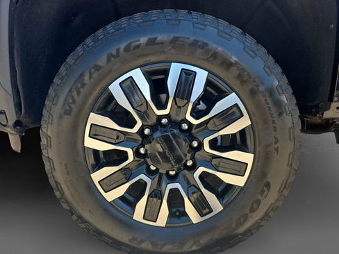 Used 2024 GMC Sierra 3500 Denali Ultimate AWD/4WD image 15