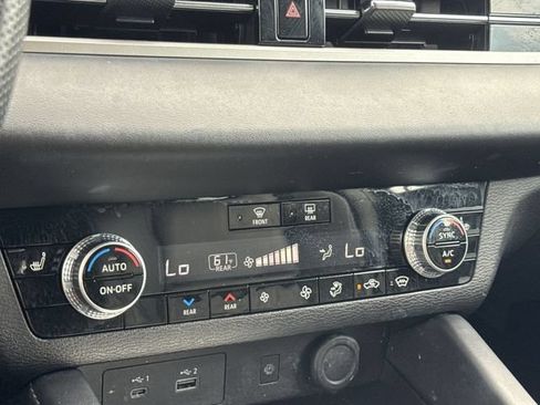 Used 2023 Mitsubishi Outlander SEL AWD/4WD image 20