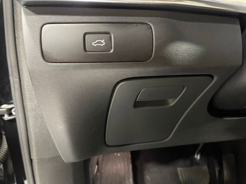 Used 2025 Volvo XC90 B6 Plus AWD/4WD image 19