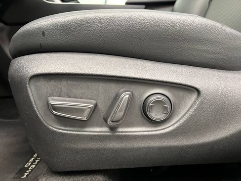 Used 2025 Toyota Grand Highlander FWD image 13